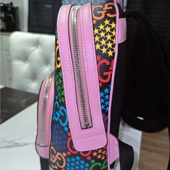 Gucci Colorful Logo Backpack with Pink Trim - Picture 4 of 9